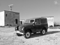 Land Rover i stacji radarowej
