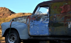 Caminhão de painel Old Oxidado