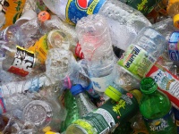 Återvunna plastflaskor