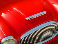 Красный старинных автомобилей