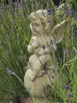 Zahradní kamenná figura