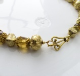 Guld pärlstav halsband