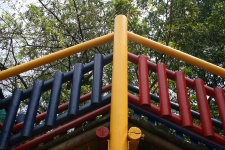 Struktura plac zabaw w lesie