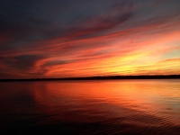 Západ slunce na jezeře