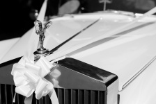 Detalle del coche de la boda