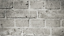 Biały mur z cegły