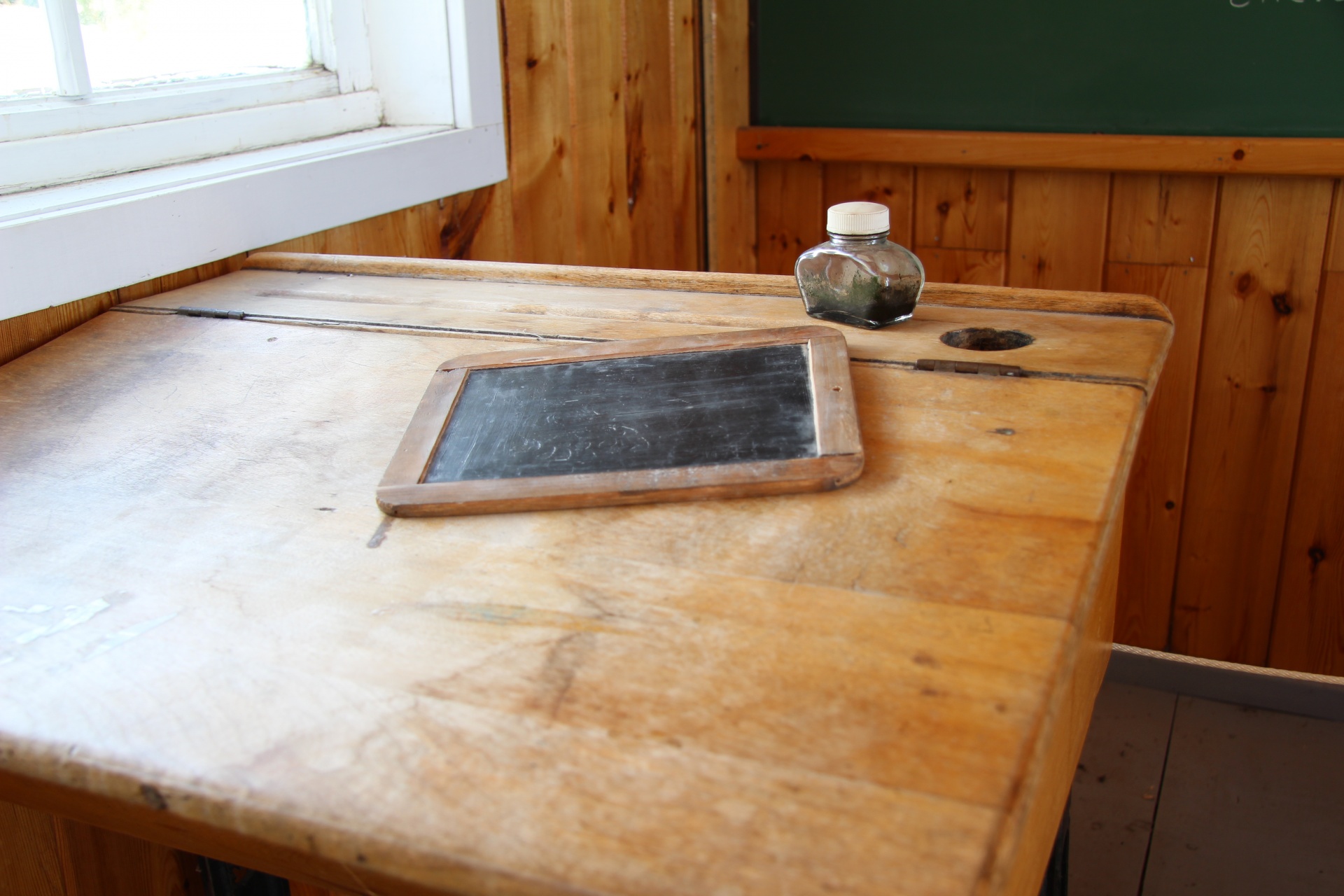 Schule Schreibtisch Tafel Inkwell Kostenloses Stock Bild Public
