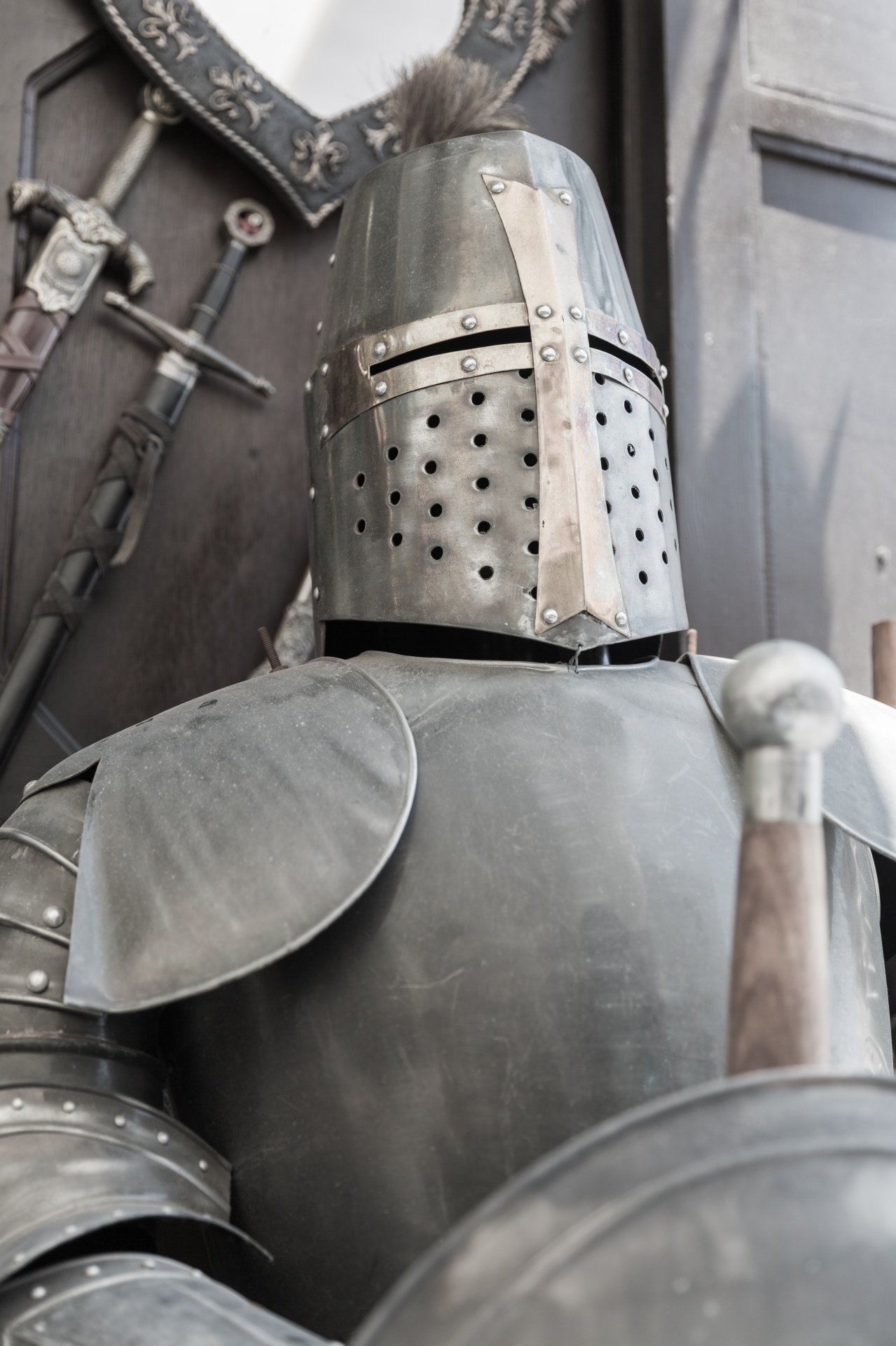 suit-of-armor-free-stock-photo-public-domain-pictures