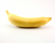 Banány na bílém