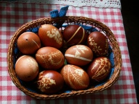 Ouă colorate de Paște