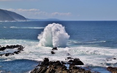 Paysage marin, vagues, rochers