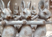 Fila di conigli di Pasqua