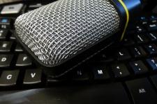 Microfon pătrat pe tastatură