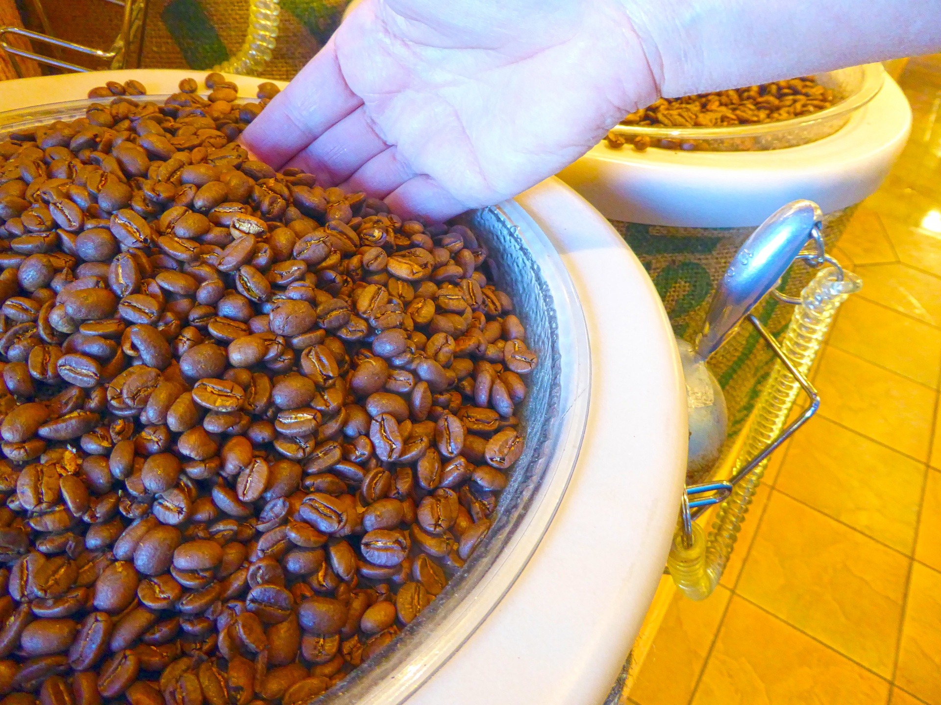 Barril de granos de café