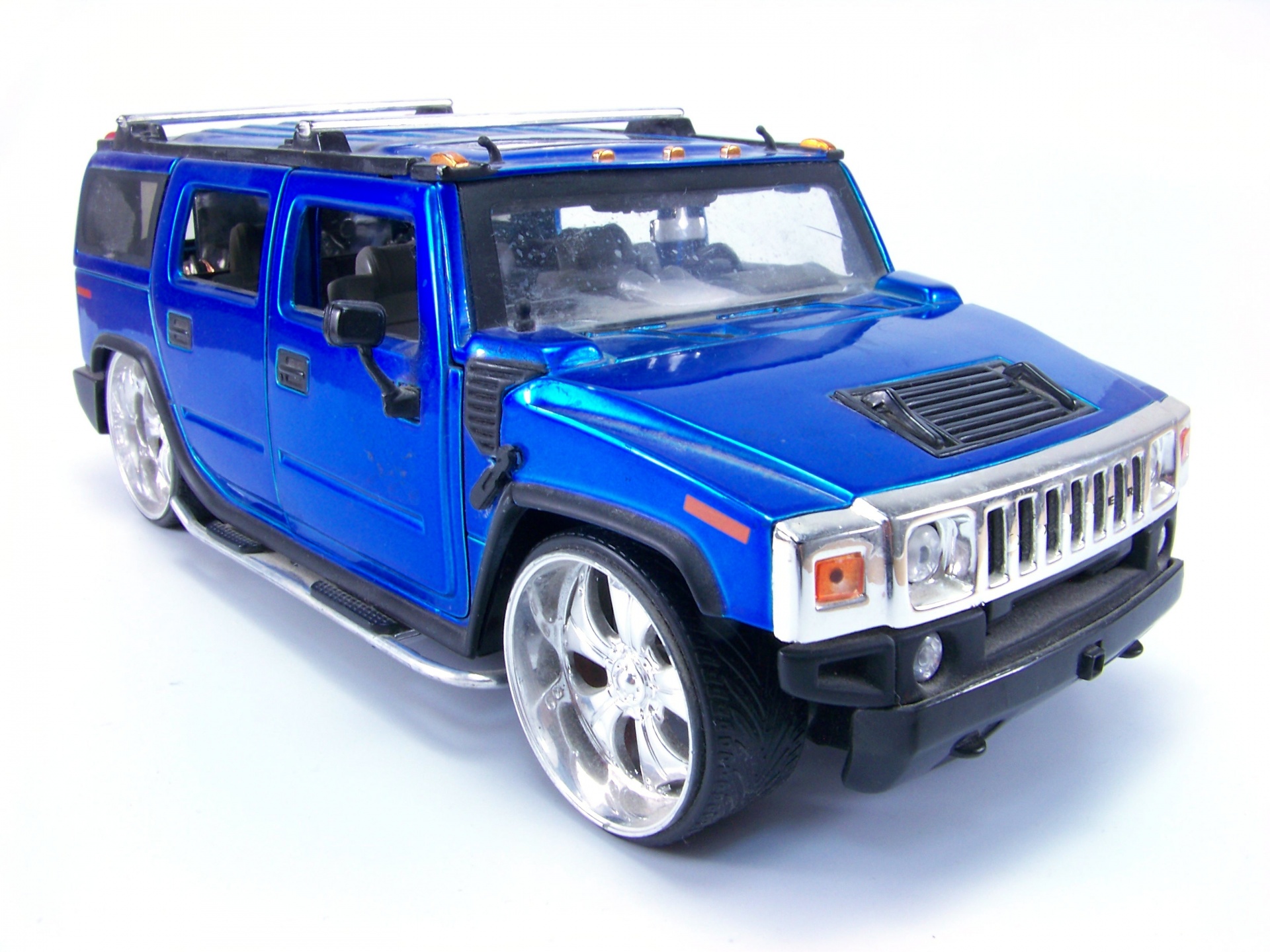 Caminhão de brinquedo hummer azul