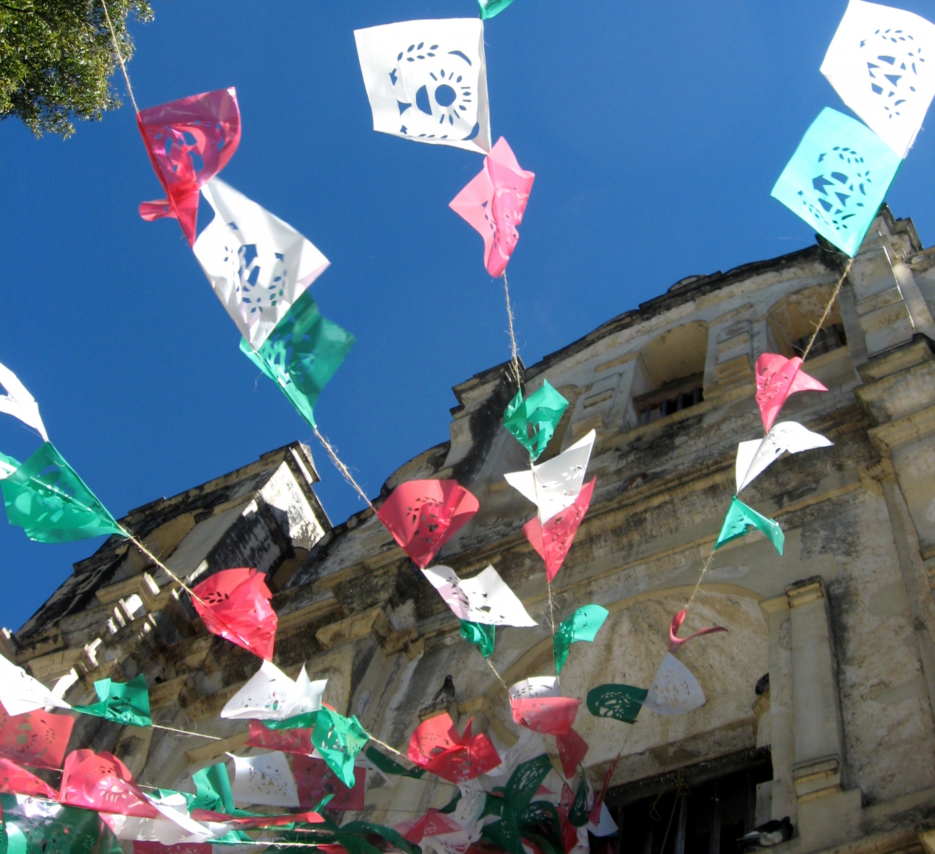 Bandeiras coloridas em Chiapas