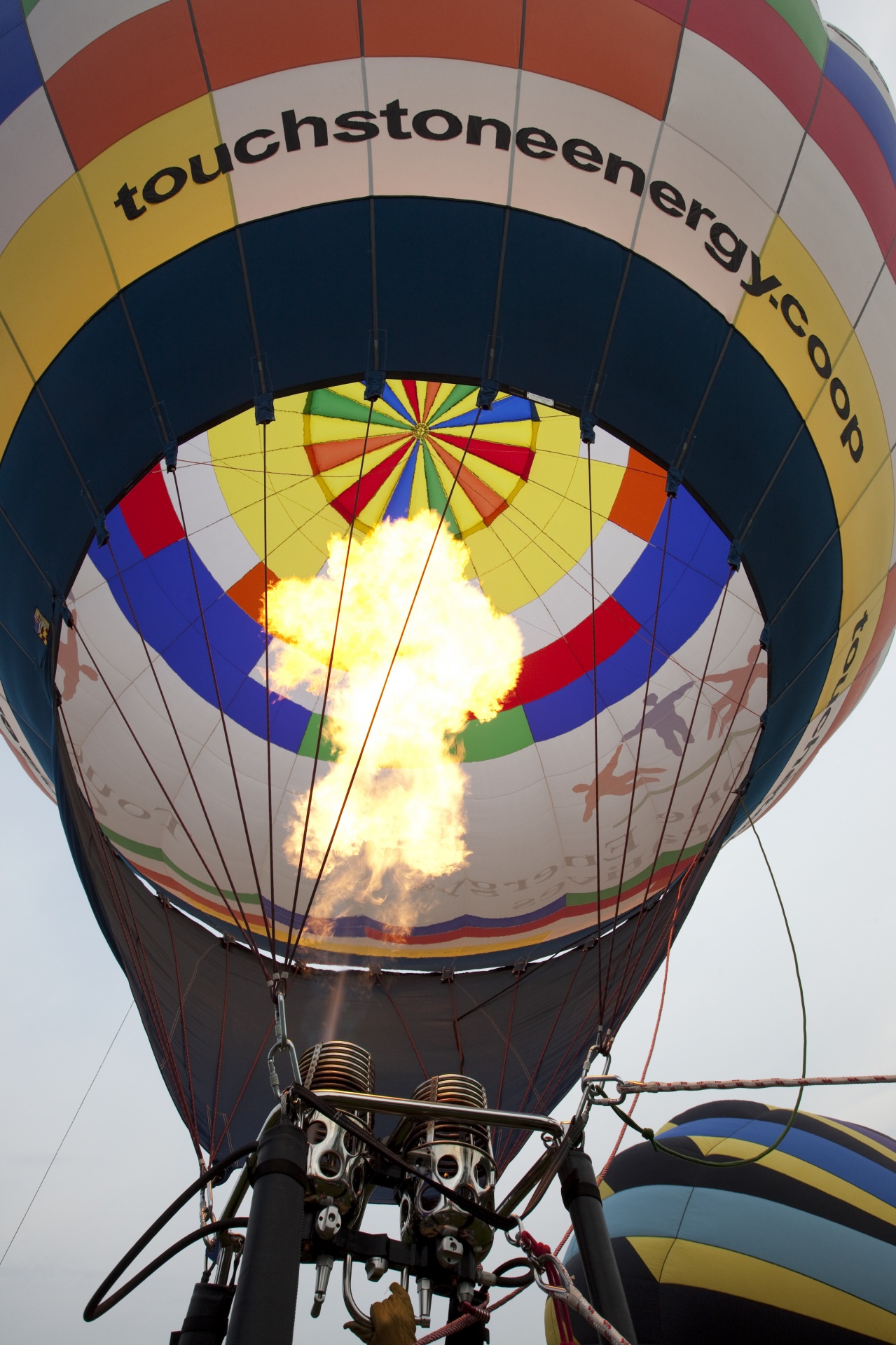 Inflando um balão de ar quente