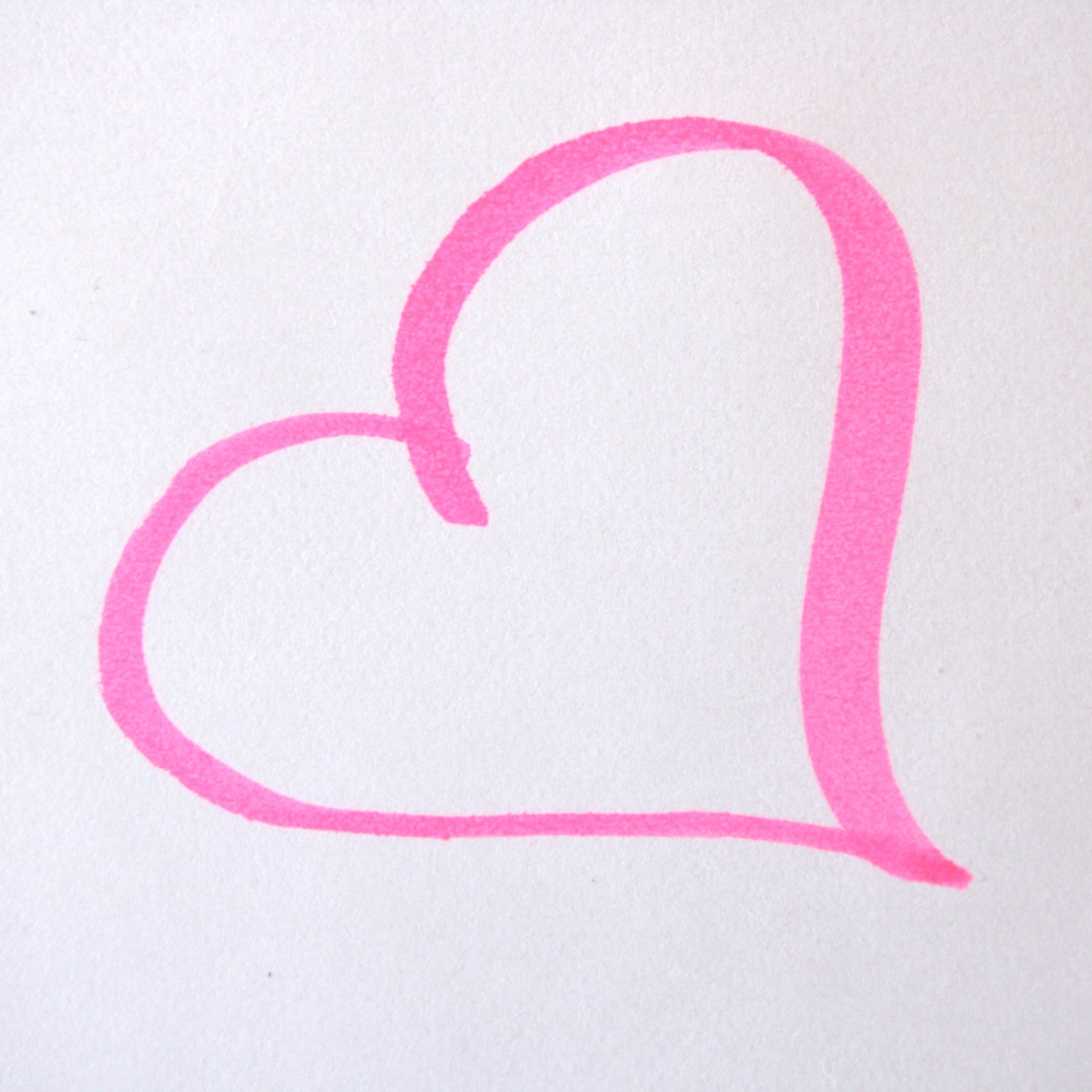 Consideravelmente Pink Heart Drawn