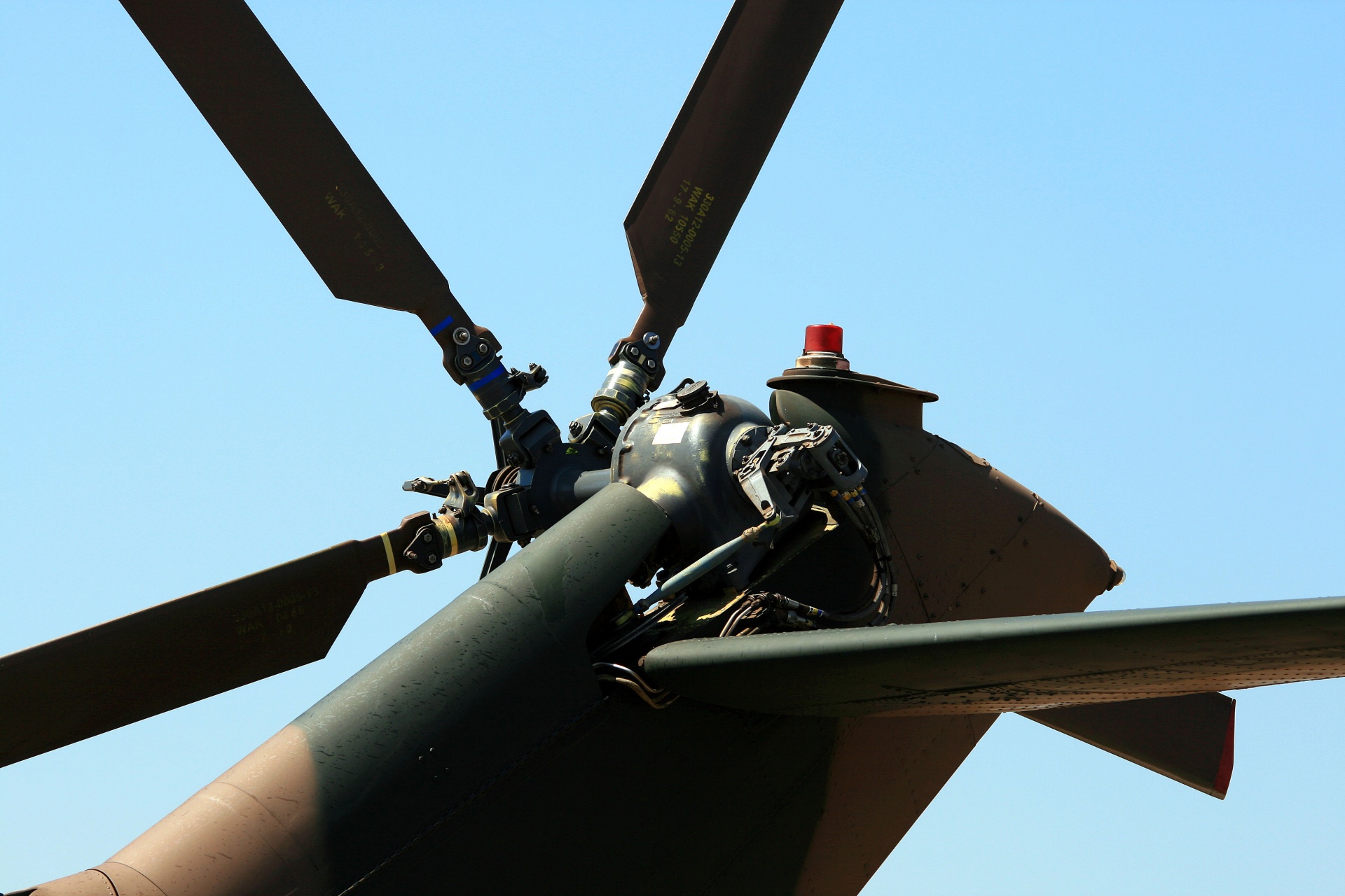 ピューマのヘリコプターのテールローター