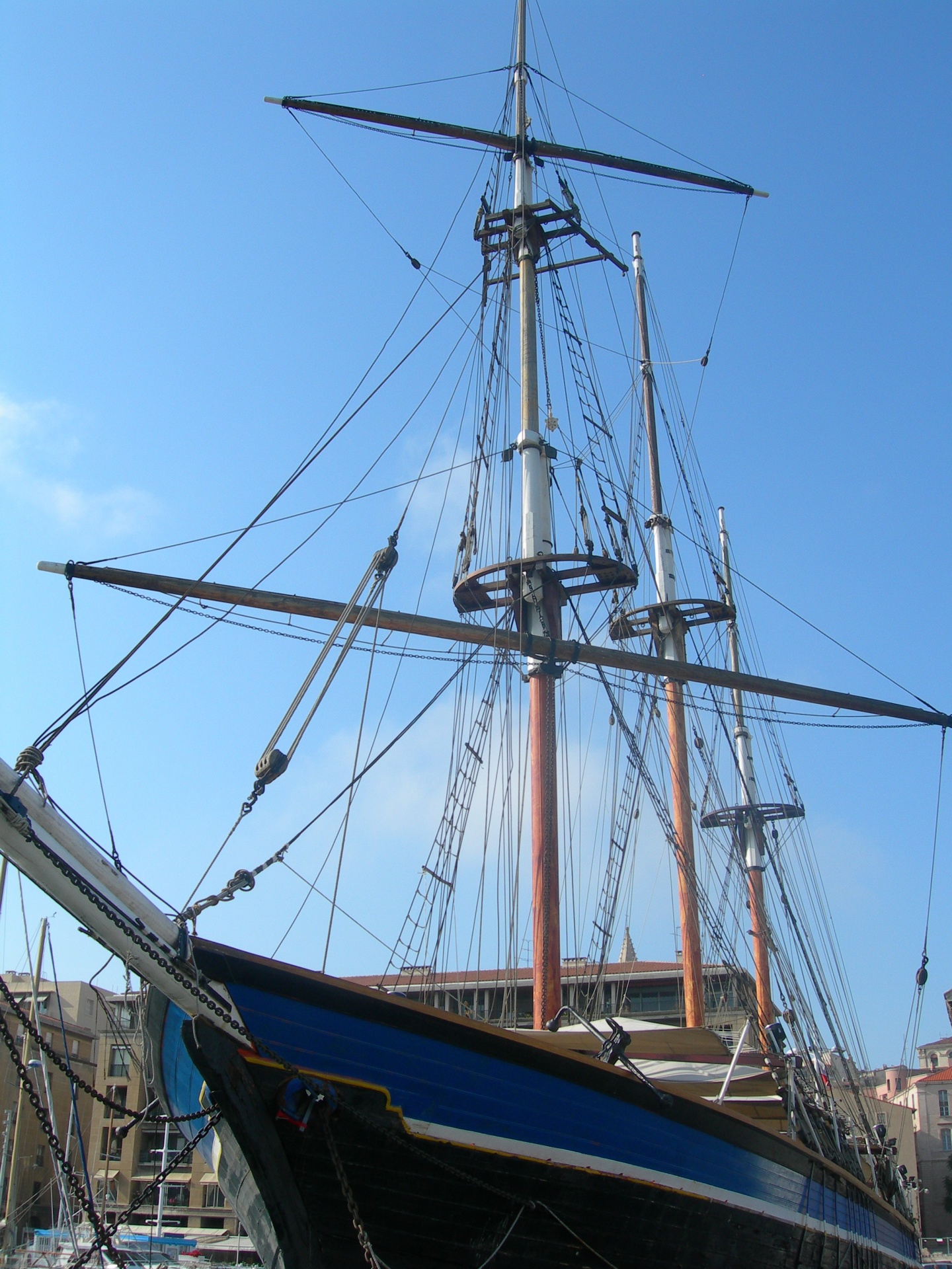 Três Mastros, o porto de Marselha