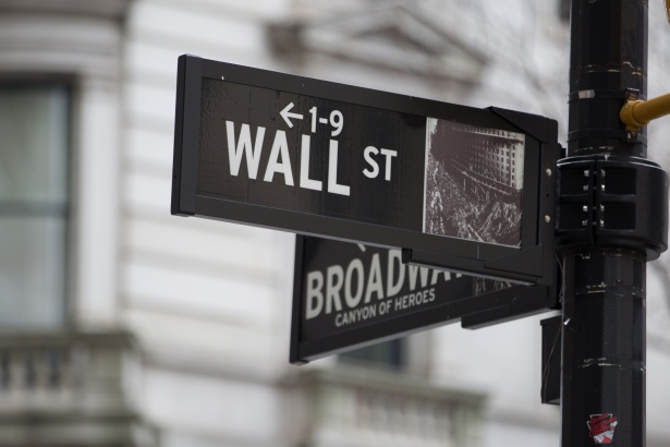Фьючерсы на индексы Уолл-стрит растут после распродажи на фондовом рынке накануне