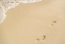 Strand voetafdrukken