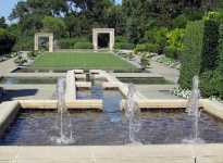 Okrasnou zahradu Nastavení fontány