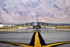 US Military Cargo Avion