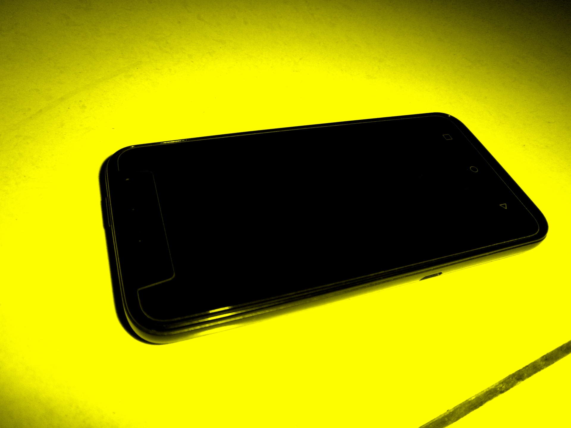 携帯電話 - 黄色の背景