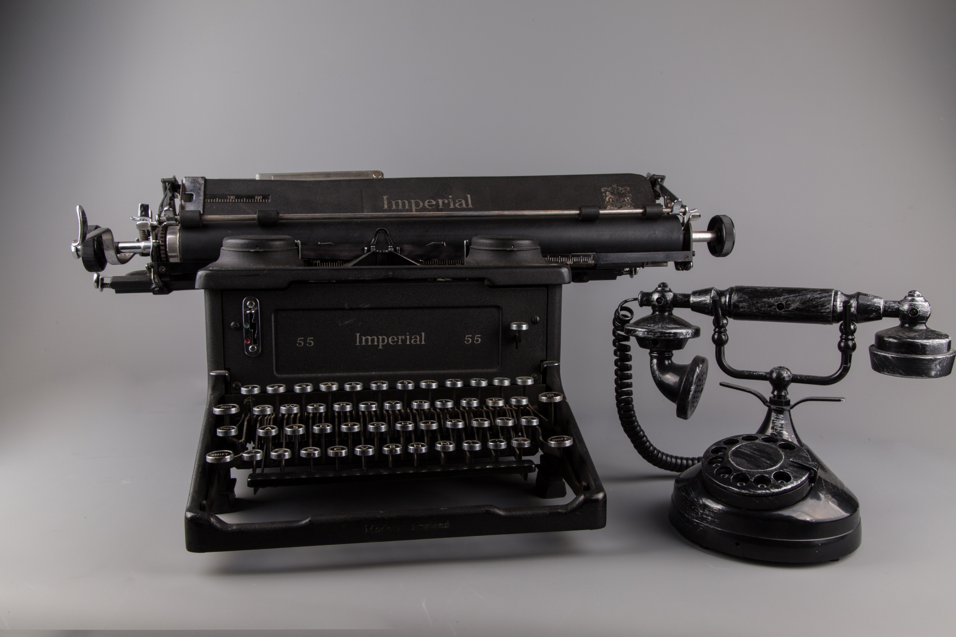typewriter-and-phone-free-stock-photo-public-domain-pictures