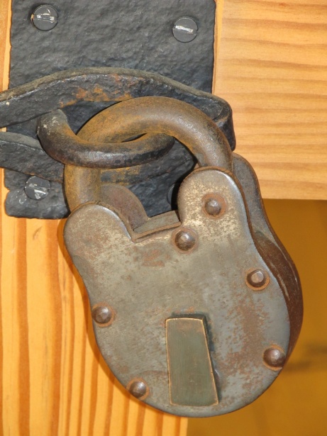 old-padlock-1464784905OXW.jpg