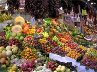 Zemědělci na trhu ovoce a zeleniny