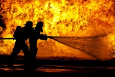 Pompierii live foc de formare