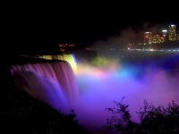Niagara Falls Tanzen beleuchtet