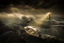 Barco de madera en un mar tempestuoso