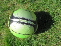 グリーンサッカーボール2