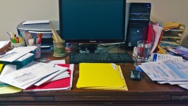 Messy Schreibtisch - Keine Nachrichten
