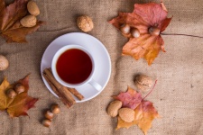 Chá e decorações do outono