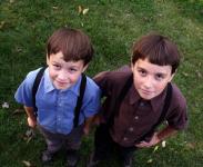 Dos niños amish