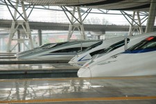 Китайских скоростных поездов