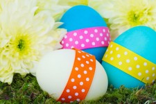 Velikonoční vajíčka a květiny