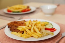 Francouzské hranolky a steak