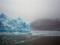 冰冷的海峡冰川