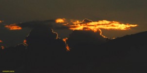 Wolken bij zonsondergang