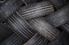 Vieux pneus pour le recyclage