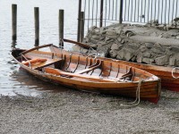 Barco con remos
