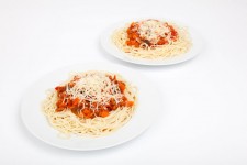 Espaguetis boloñesa en el plato