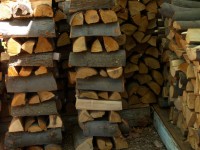 Apilados de la pila de madera