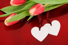 Két szív és virágok