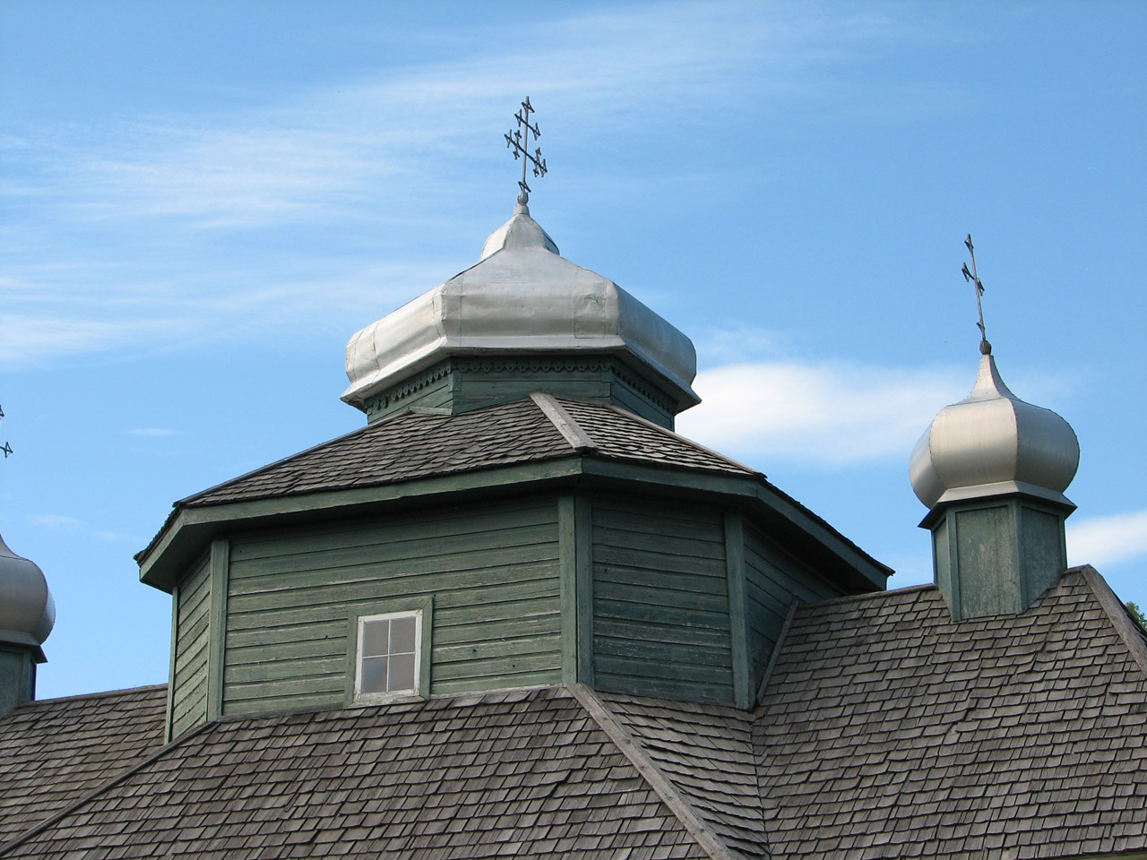 教堂屋顶十字架